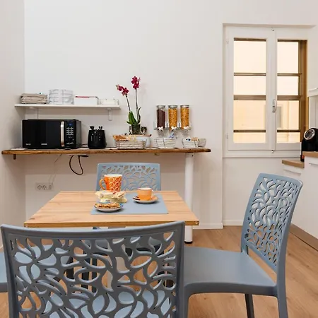 Πανσιόν La Casa Di Ambra *